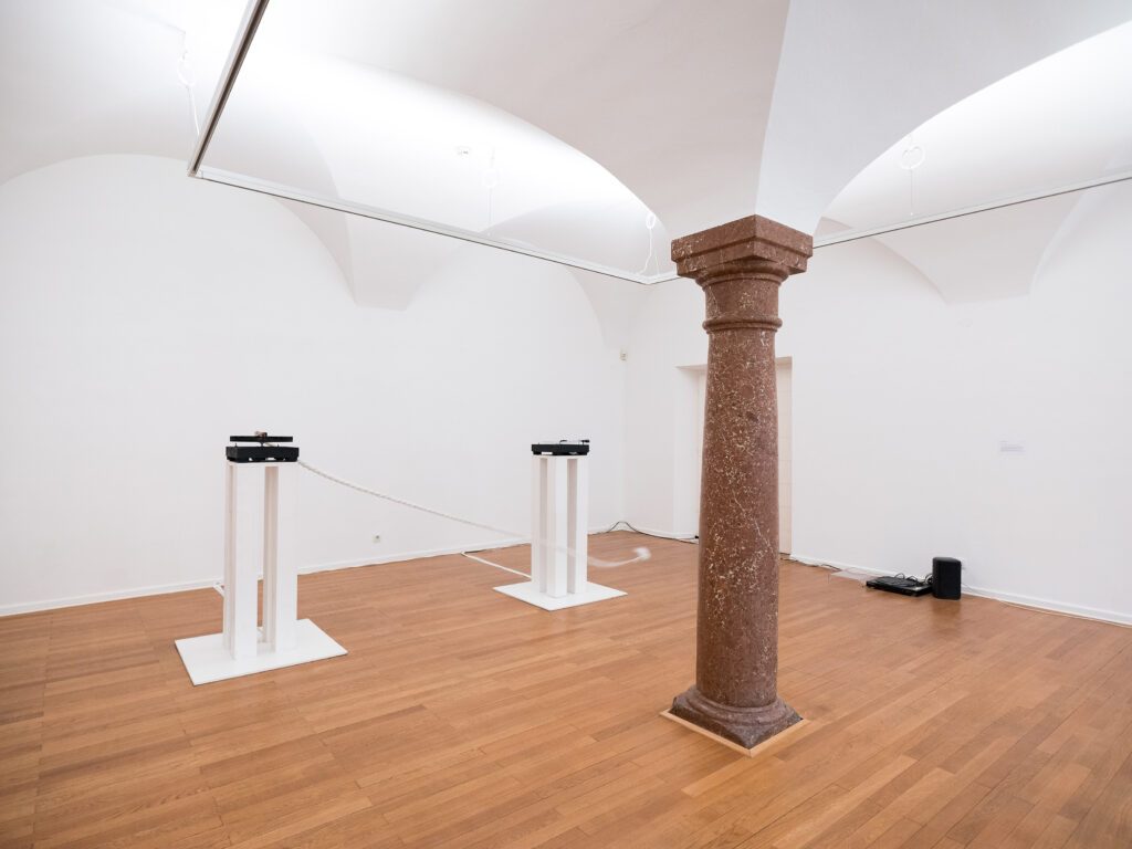 Ausstellung-plus20degree-Kunst-im-Traklhaus-2024-Andreas-Trobollowitsch-Foto-Rudolf-Strobl-5-1