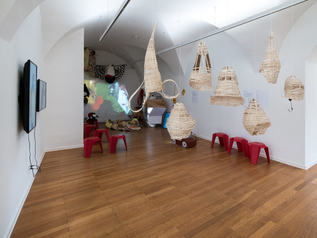 Ausstellungsansicht-Other-Selves-and-Hybrid-Bodies-Kunst-im-Traklhaus-2024-Foto-Rudolf-Strobl-13