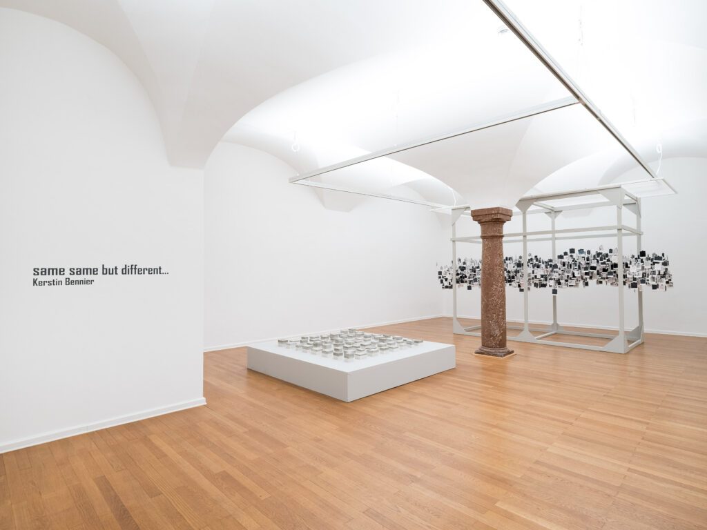 Kerstin-Bennier-same-same-but-different-Ausstellungsansicht-Traklhaus-Foto-Rudolf-Strobl-12