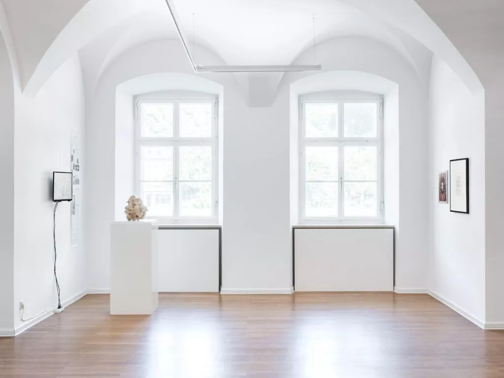 Kunst-im-Traklhaus-KI-und-die-Kunst-2024-Funda-Zeynep-Ayguler-s.myselle-Vera-Molnar-Foto-Rudolf-Strobl