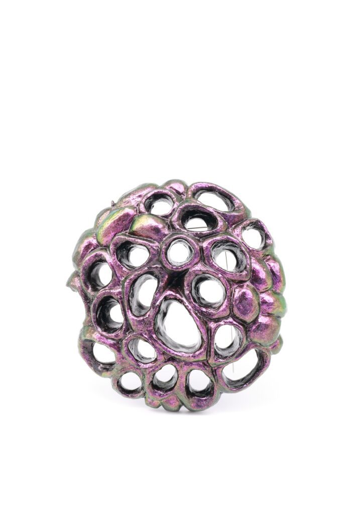 Michelle-Kraemer_Time_brooch_1_verkleinert