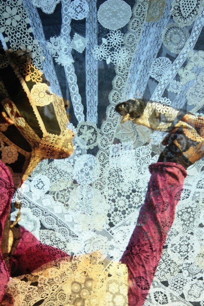 1.-The-game-of-webs-200-dpi