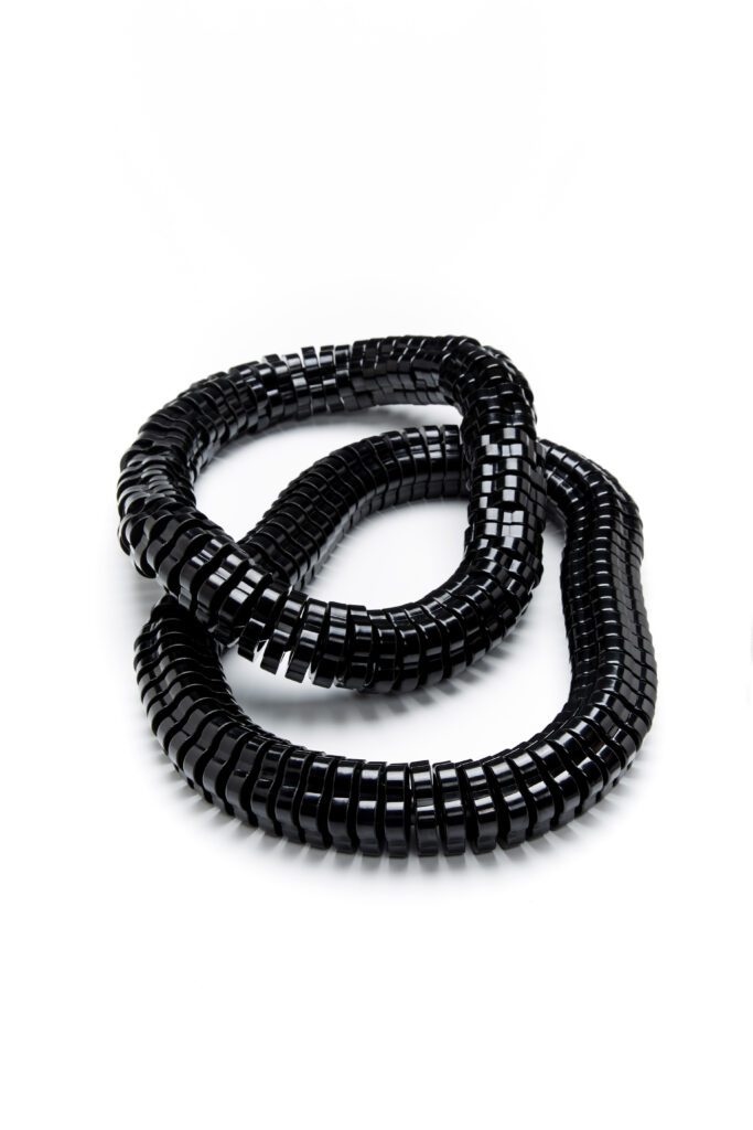 Auer-Andrea-Snake-2017-Bakelit-je-180-cm-Foto-Daniela-Beranek-1