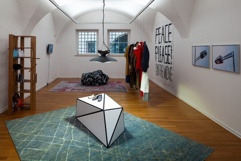 Ausst.-Design-II-P.-Khodai-B.-Kinner-E.-Stocker-Studio-F.A.Porsche-podpod-E.-Hoerl-RS-1