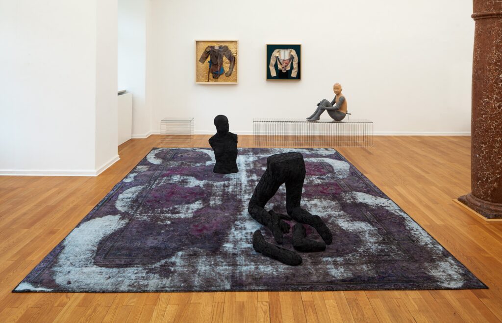 Ausst.-Design-II-P.-Khodai-M.-Erjautz-H.-Kupelwieser-V.-Westwood-RS