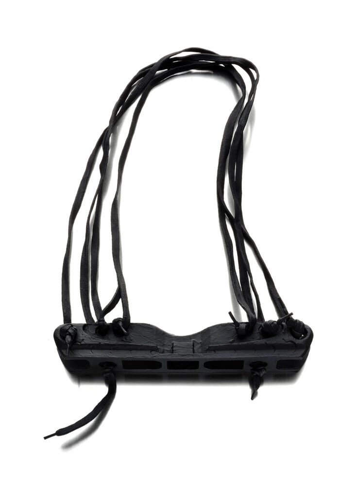 Petrut-Izabella-Walking-in-the-Rain-Halskette-Foto-Federico-Cavicchioli-1