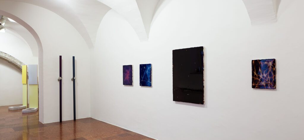 Ausstellungsansicht-Marusa-Sagadin-Toni-Schmale-Thilo-Jenssen-Foto-Rudolf-Strobl-1