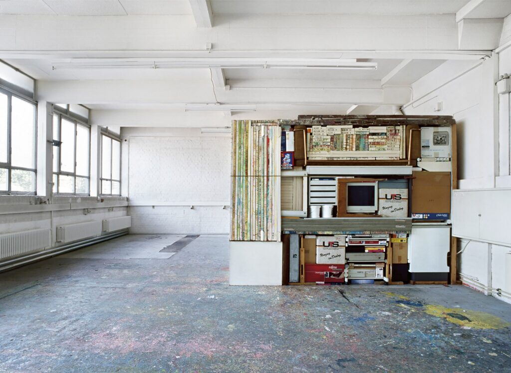 Gruebl-Elisabeth-Studio-7-Thomas-Roth-Farbfotografie-168-x-121-cm-300-dpi