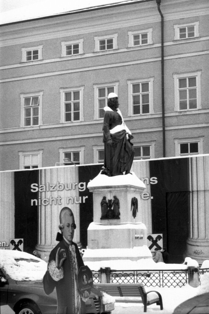 valentina_piredda-sardinia1___pensieri_cruciali_1_-_4___2004__s_w-fotografie__70-95720792614c766cd62ca730457147e8b658908a